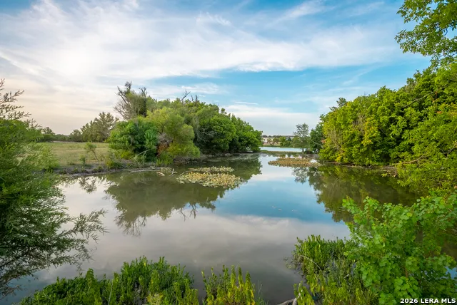 900 THOMPSON RD Kerrville, TX 78028