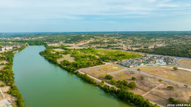 900 THOMPSON RD Kerrville, TX 78028