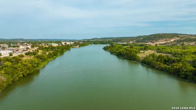 900 THOMPSON RD Kerrville, TX 78028