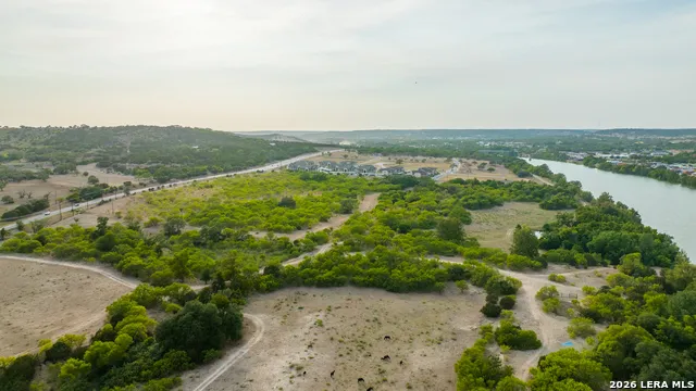 900 THOMPSON RD Kerrville, TX 78028