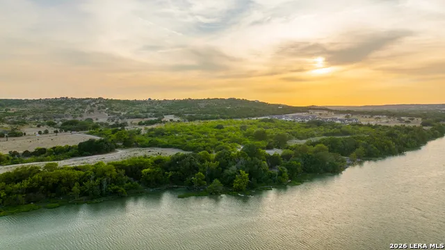 900 THOMPSON RD Kerrville, TX 78028