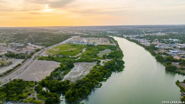 900 THOMPSON RD Kerrville, TX 78028