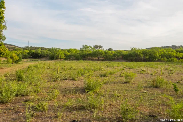 900 THOMPSON RD Kerrville, TX 78028