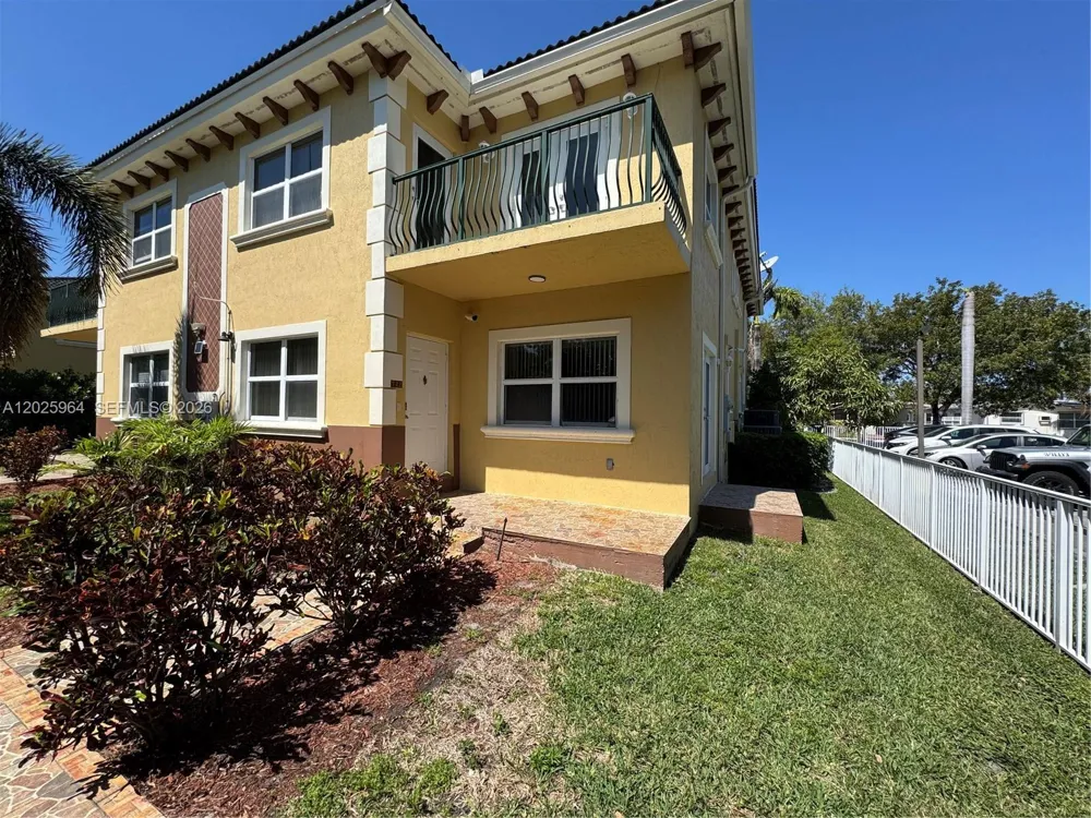 720 NE 4th Ct #720 Hallandale Beach, FL 33009