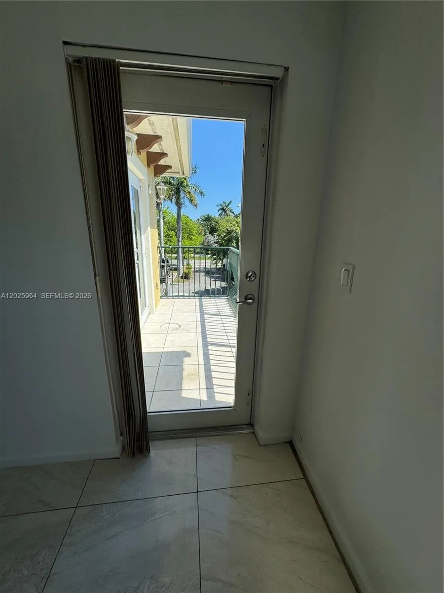720 NE 4th Ct #720 Hallandale Beach, FL 33009