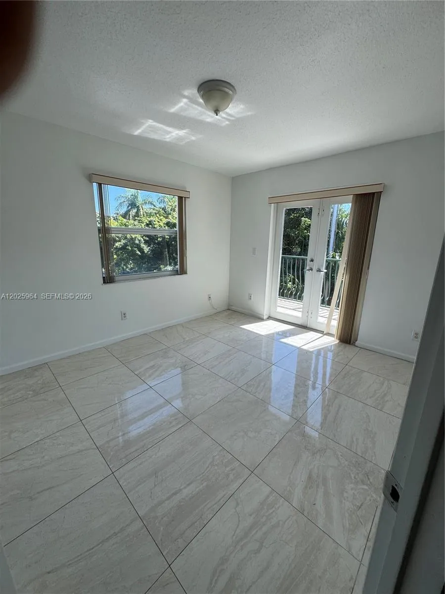 720 NE 4th Ct #720 Hallandale Beach, FL 33009