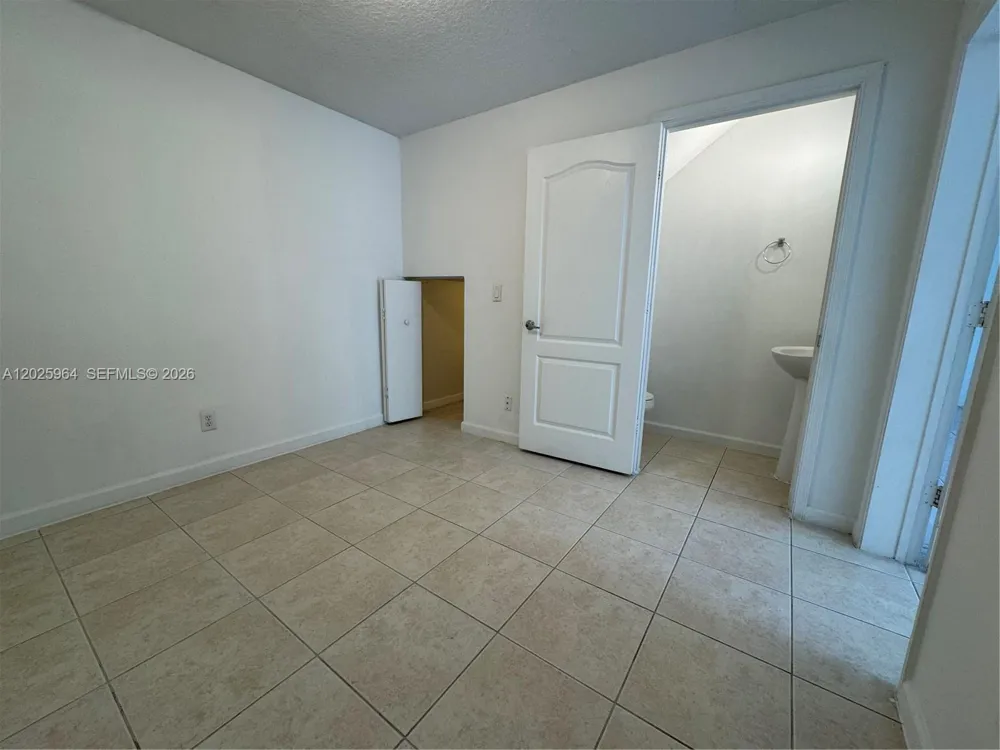 720 NE 4th Ct #720 Hallandale Beach, FL 33009