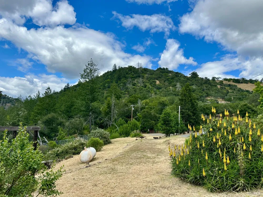 5734 Mark West Lane Santa Rosa, CA 95404