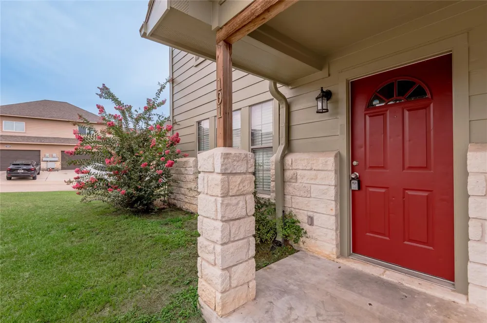 101 Yegua Circle Huntsville, TX 77340