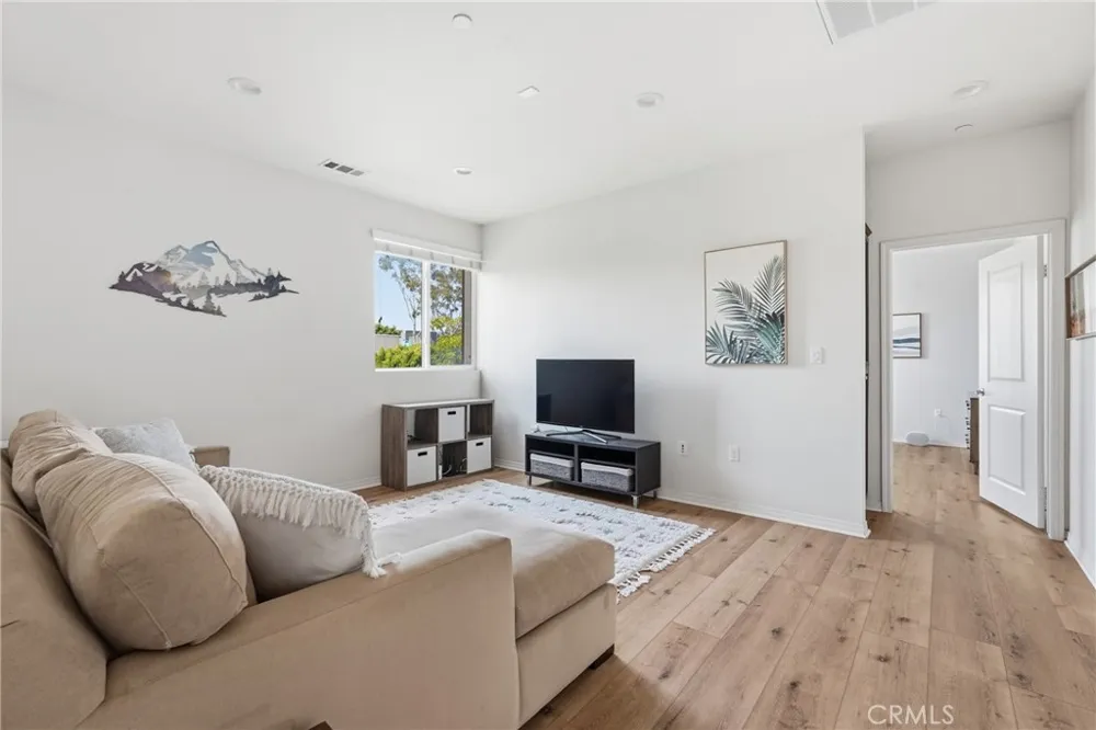 12001 Jackson Square Court Hawthorne, CA 90250