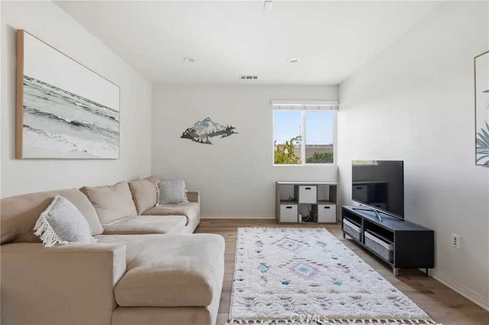 12001 Jackson Square Court Hawthorne, CA 90250