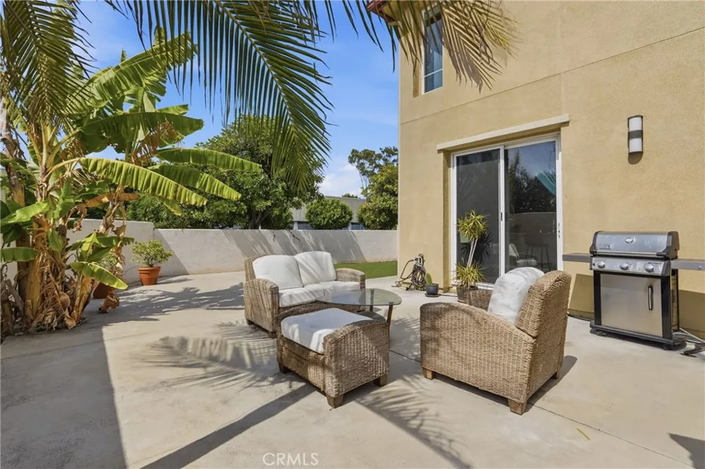 12001 Jackson Square Court Hawthorne, CA 90250