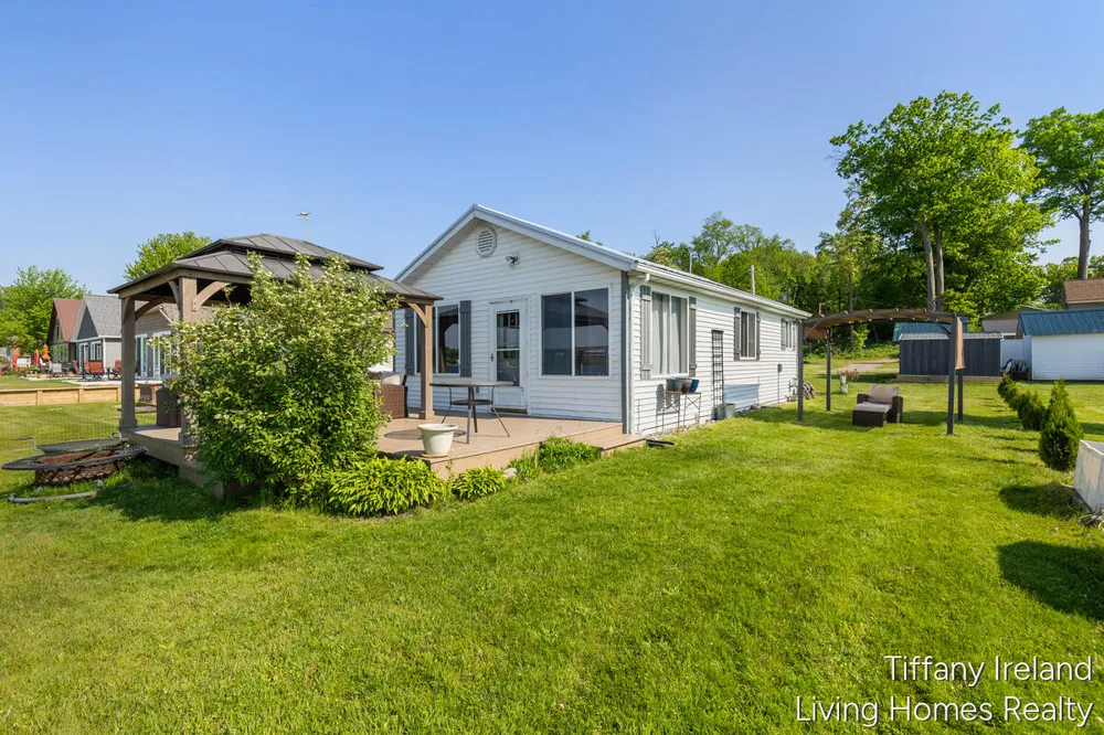 1996 Shore Drive Orleans Township, MI 48865
