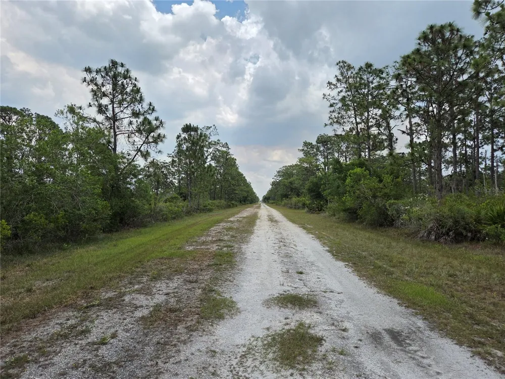 915 LAGUNA DR Indian Lake Estates, FL 33855