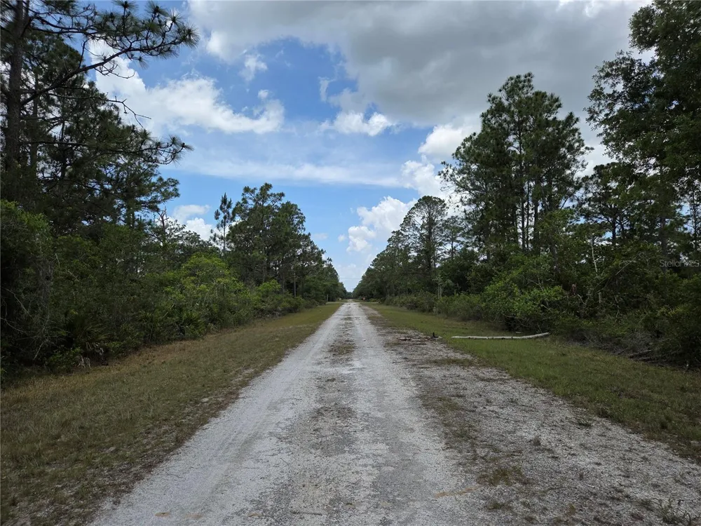 915 LAGUNA DR Indian Lake Estates, FL 33855