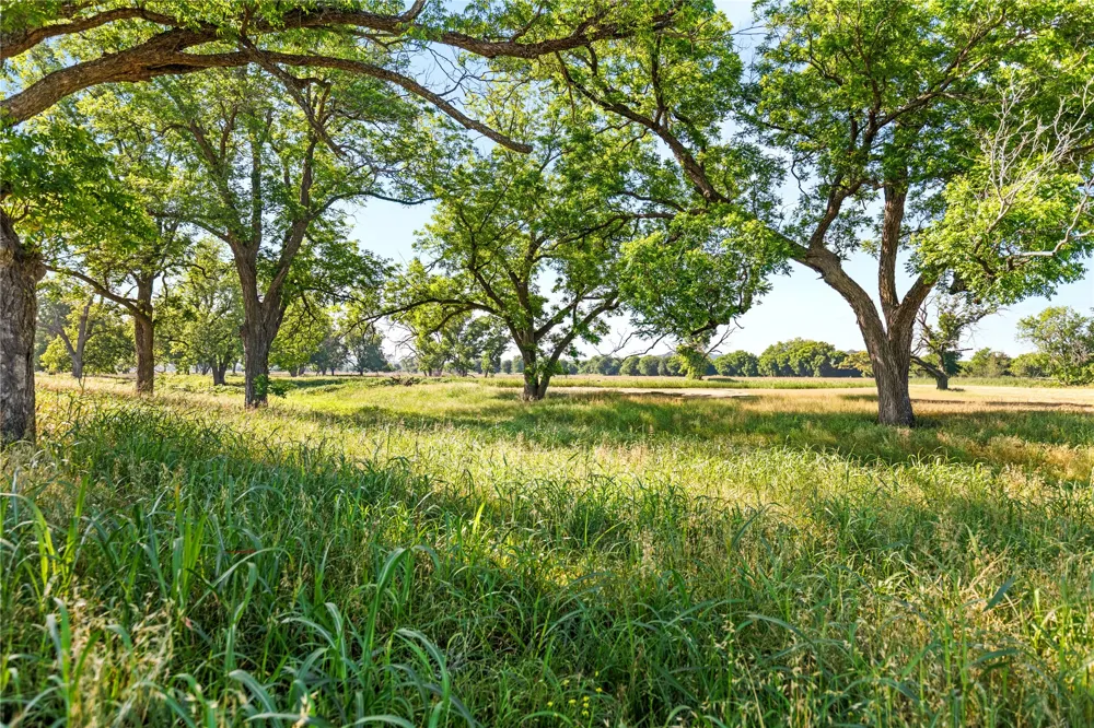 32 Hwy 6 Valley Mills, TX 76689
