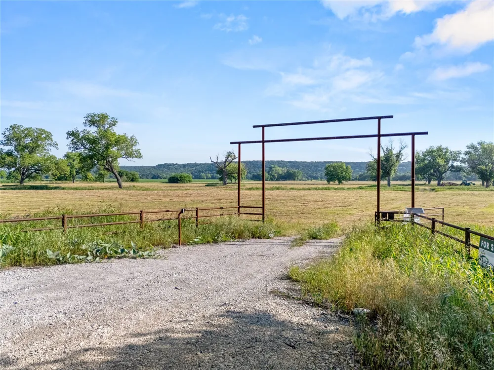 32 Hwy 6 Valley Mills, TX 76689