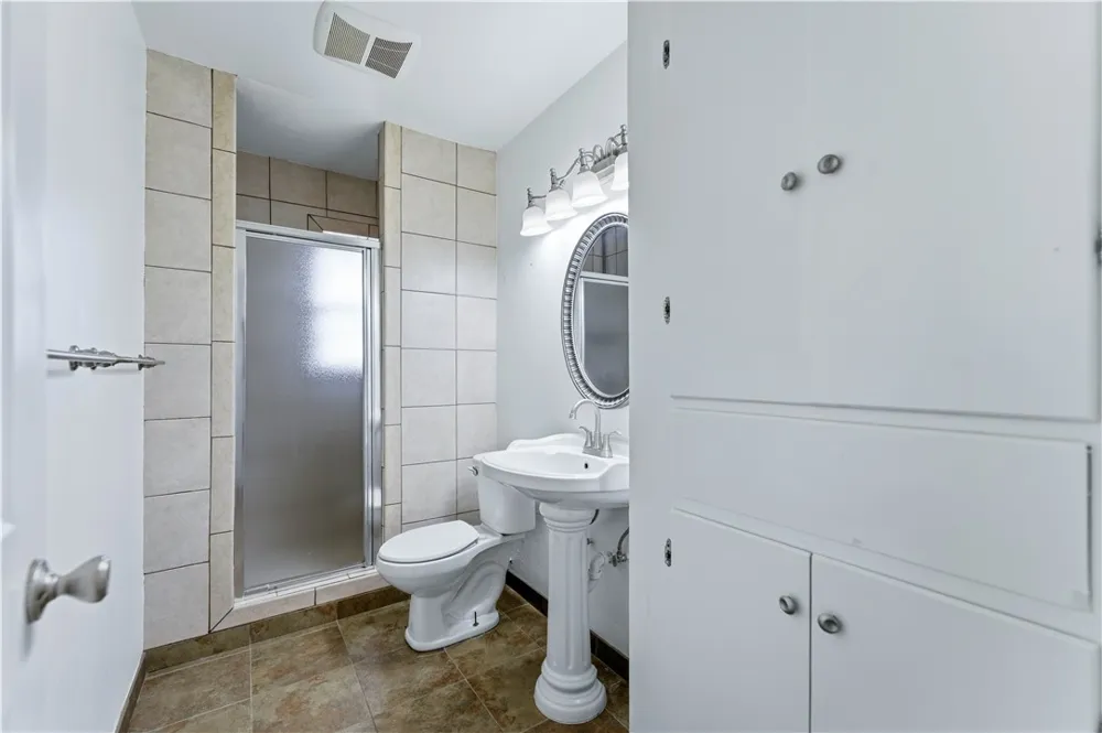 1221 Encino Drive Pleasanton, TX 78064