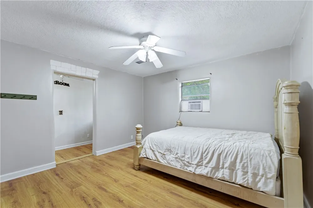 1221 Encino Drive Pleasanton, TX 78064