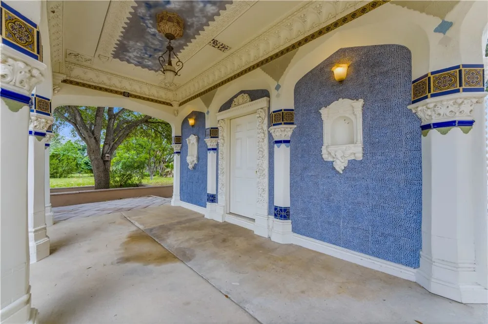 1221 Encino Drive Pleasanton, TX 78064