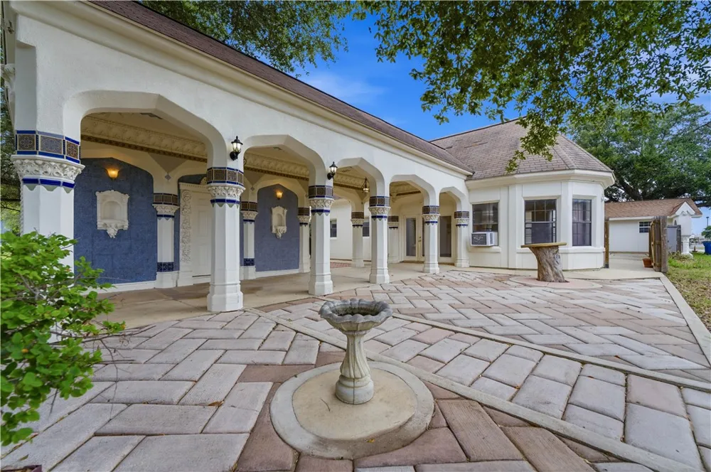1221 Encino Drive Pleasanton, TX 78064