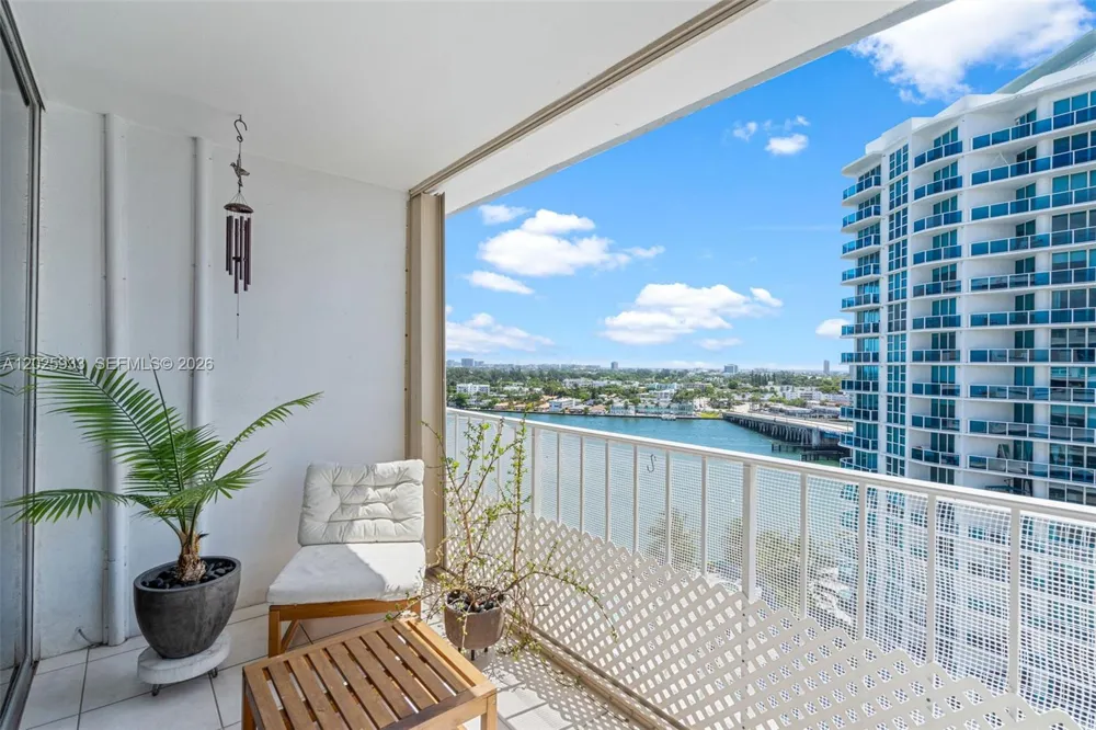 1865 79th St Cswy #15M North Bay Village, FL 33141