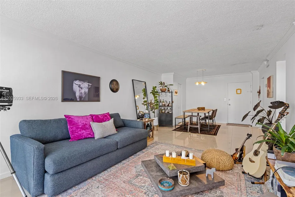 1865 79th St Cswy #15M North Bay Village, FL 33141