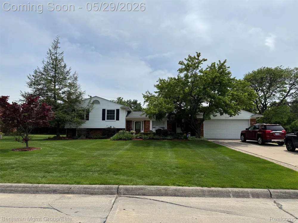 18769 Walmer Lane Beverly Hills Village, MI 48025