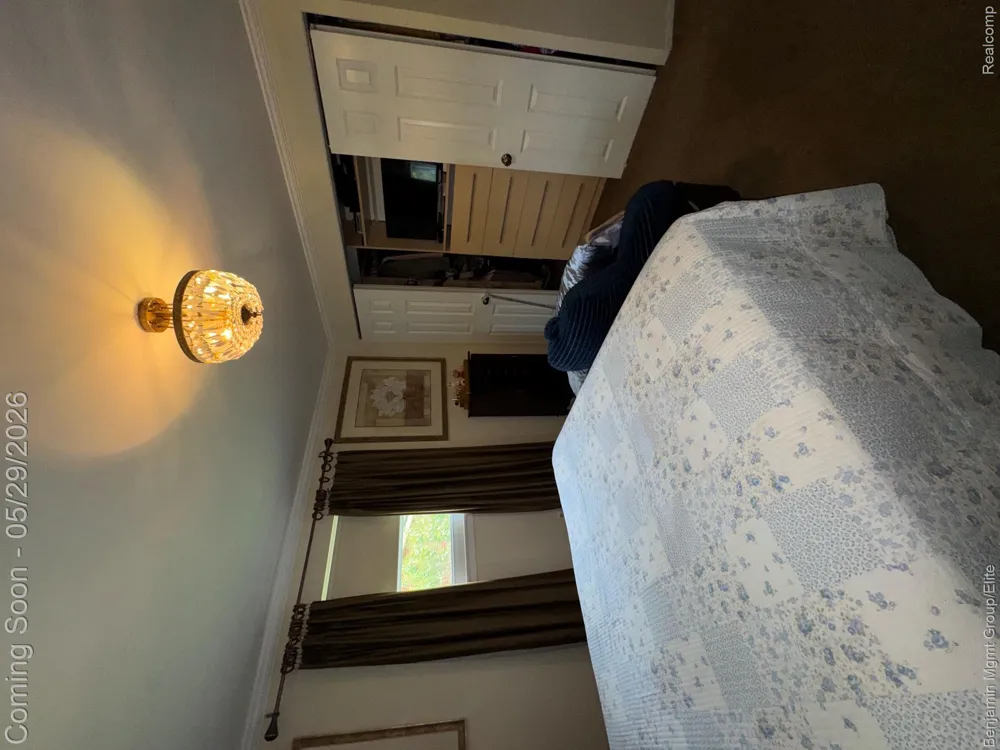 18769 Walmer Lane Beverly Hills Village, MI 48025