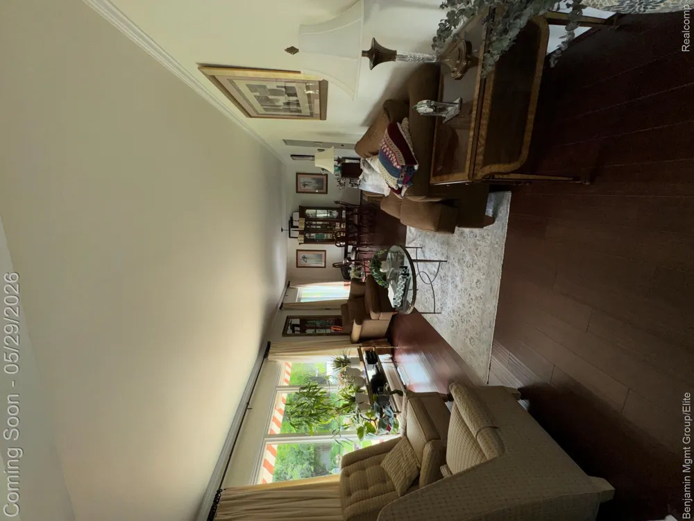 18769 Walmer Lane Beverly Hills Village, MI 48025