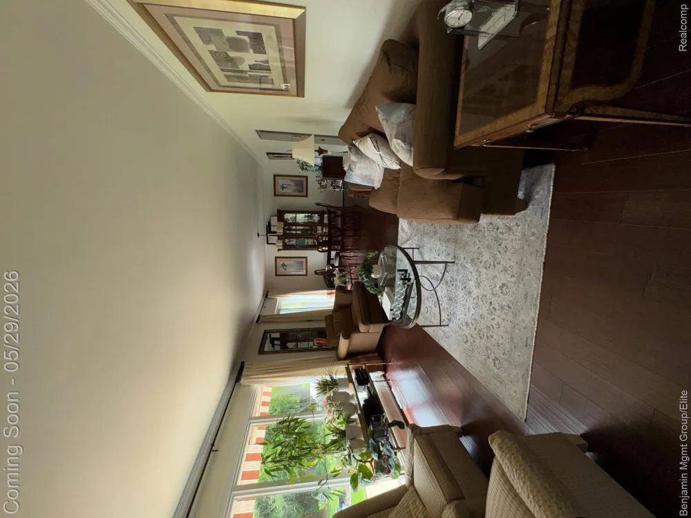 18769 Walmer Lane Beverly Hills Village, MI 48025