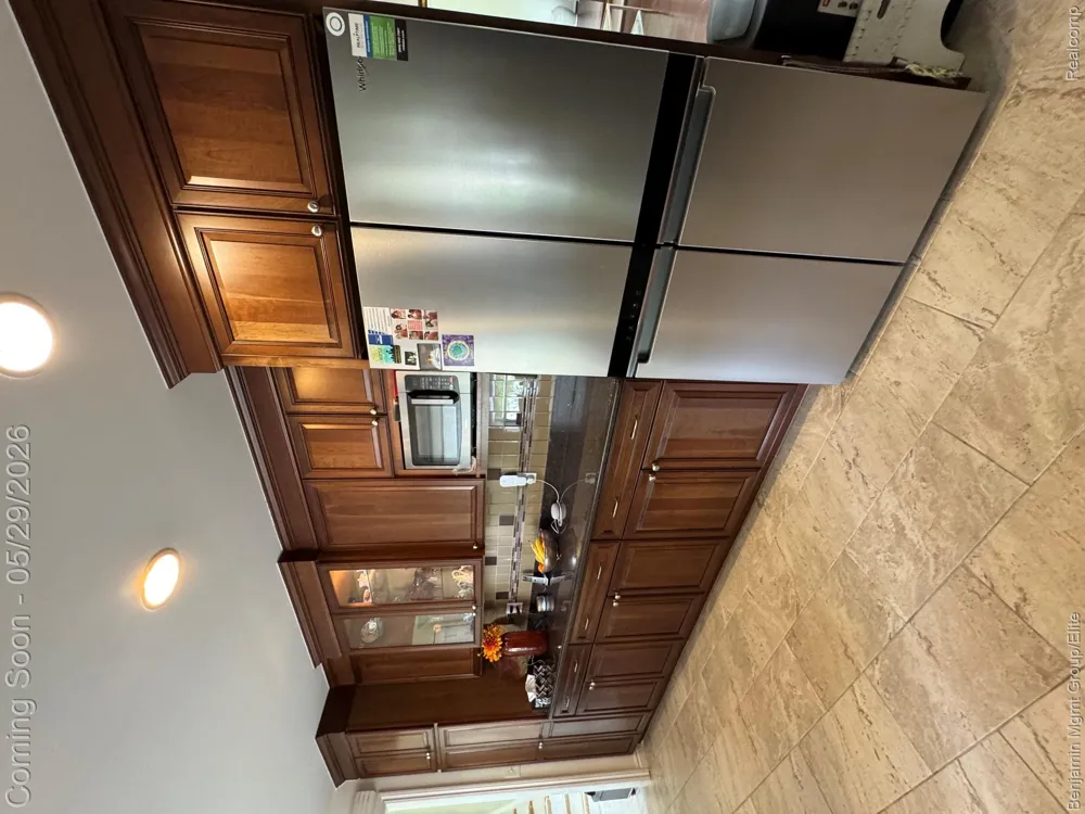 18769 Walmer Lane Beverly Hills Village, MI 48025