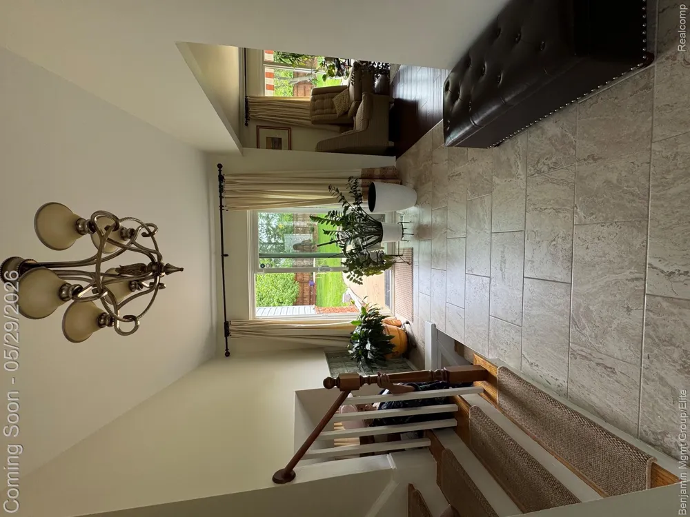 18769 Walmer Lane Beverly Hills Village, MI 48025