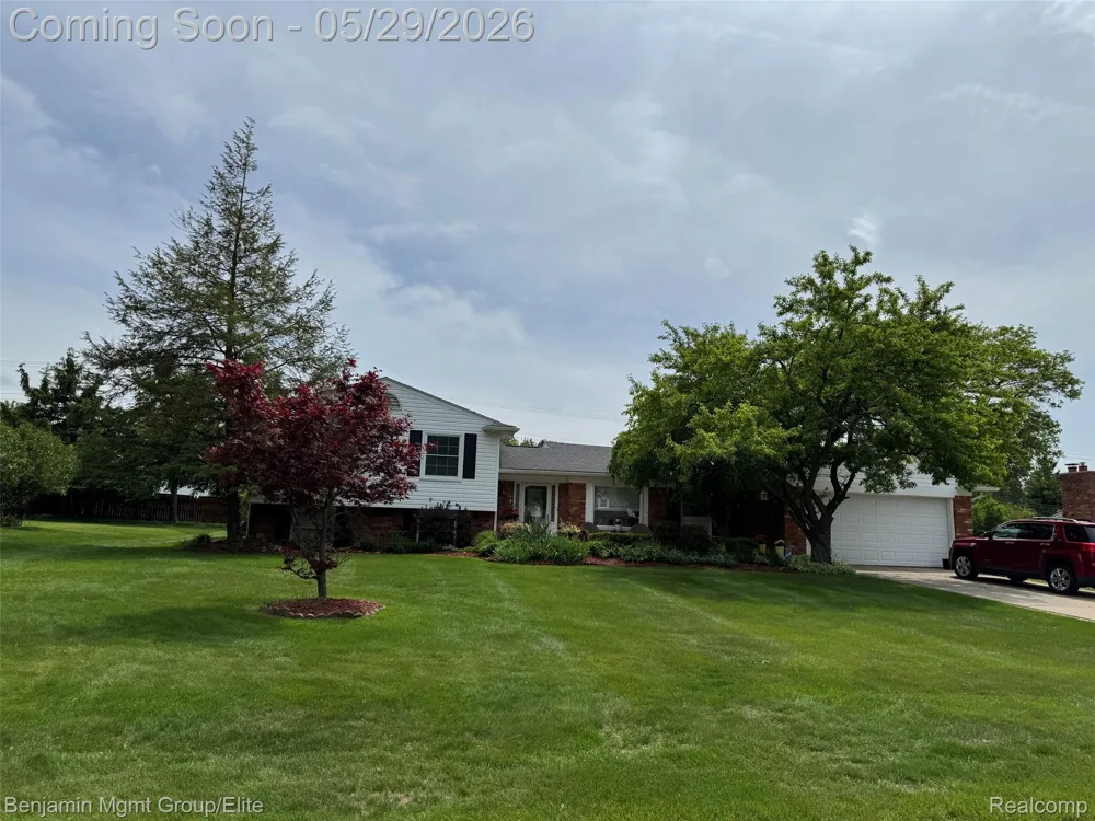 18769 Walmer Lane Beverly Hills Village, MI 48025