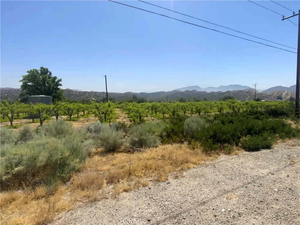 4747 US Highway 138 Phelan, CA 92371