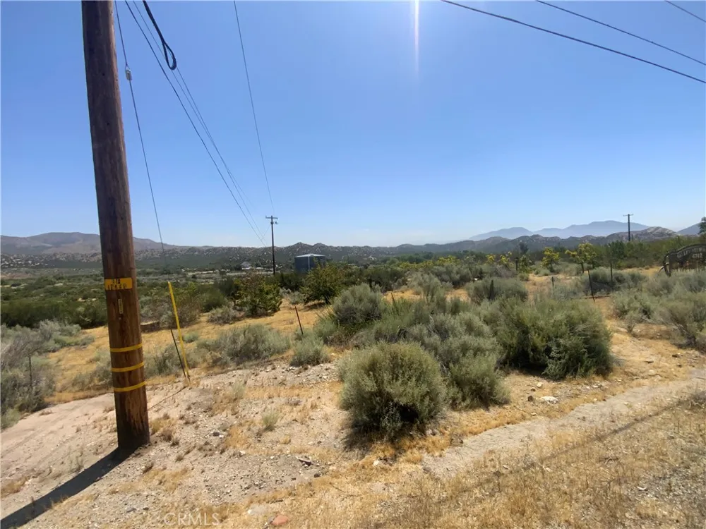 4747 US Highway 138 Phelan, CA 92371