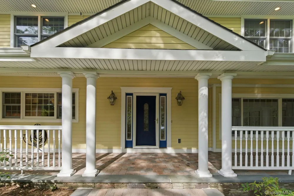 316 S Woods Road Woodbury, NY 11797