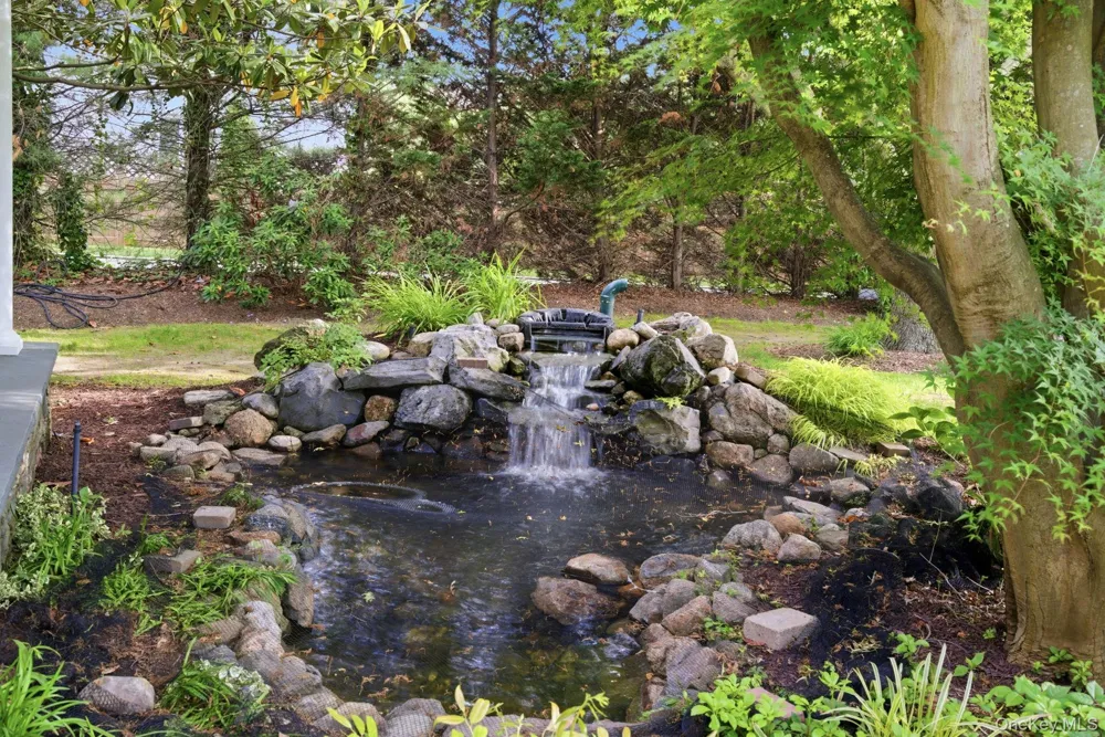316 S Woods Road Woodbury, NY 11797