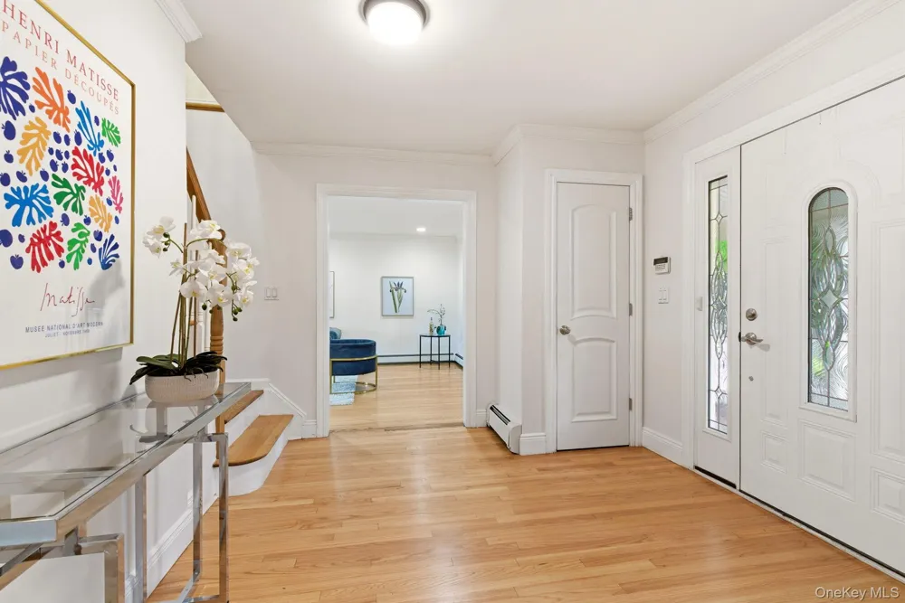 316 S Woods Road Woodbury, NY 11797