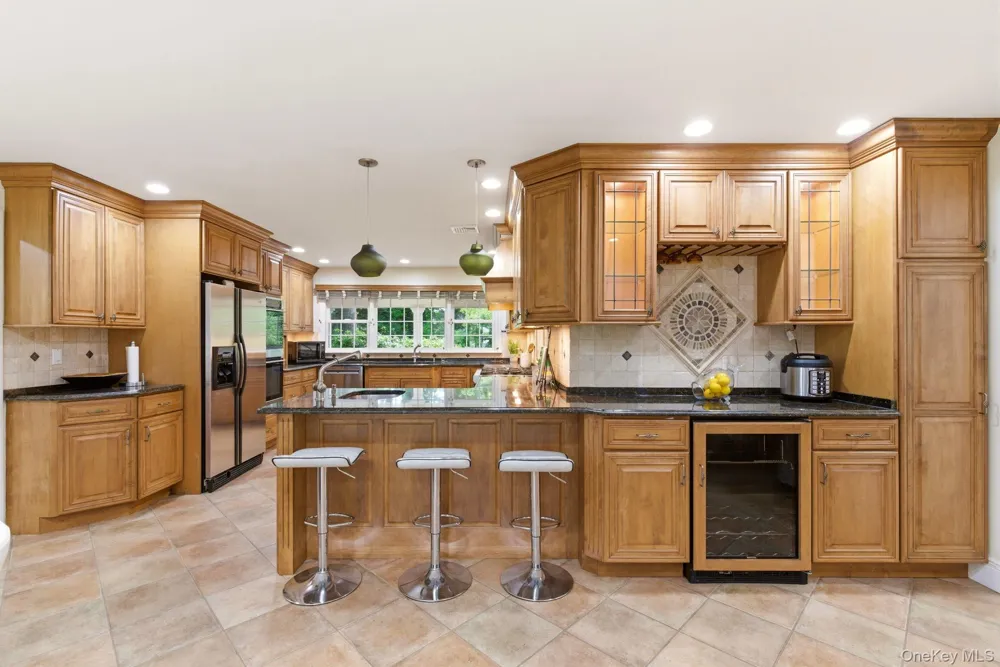 316 S Woods Road Woodbury, NY 11797