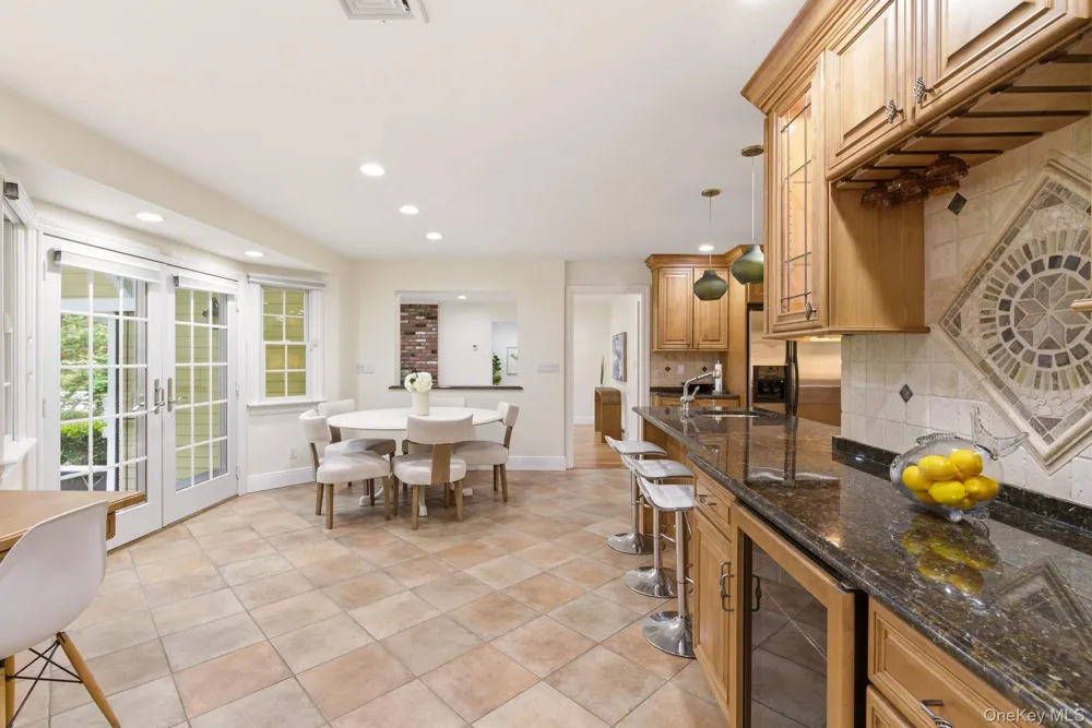 316 S Woods Road Woodbury, NY 11797
