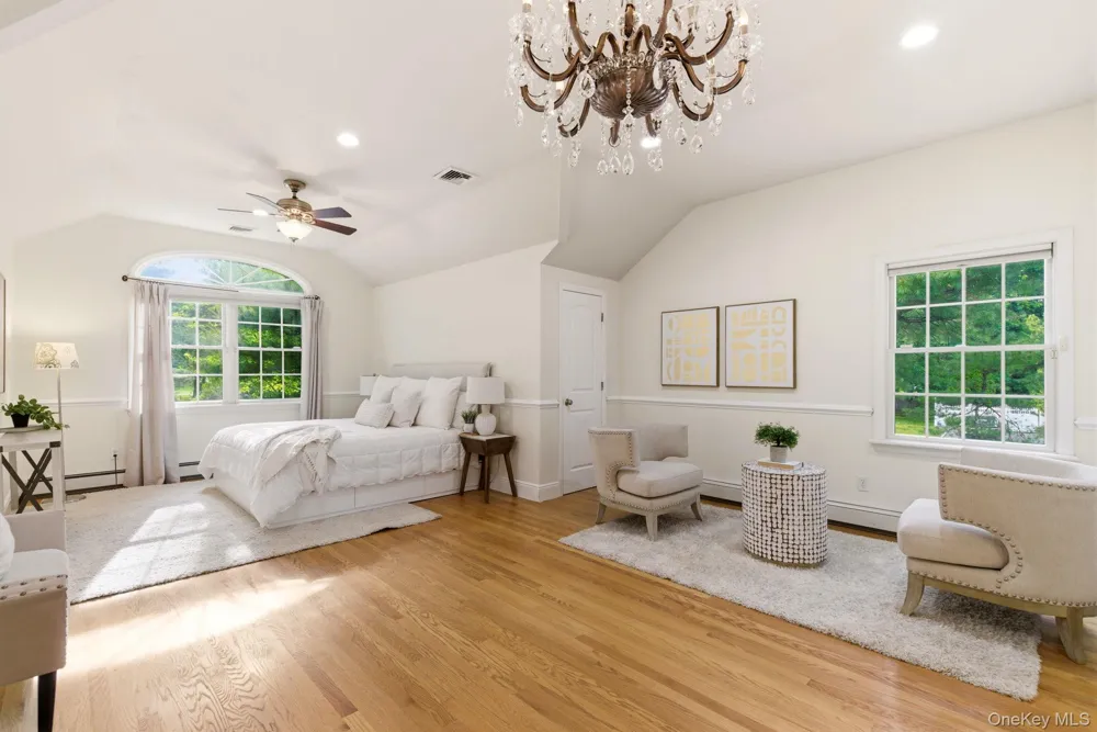 316 S Woods Road Woodbury, NY 11797