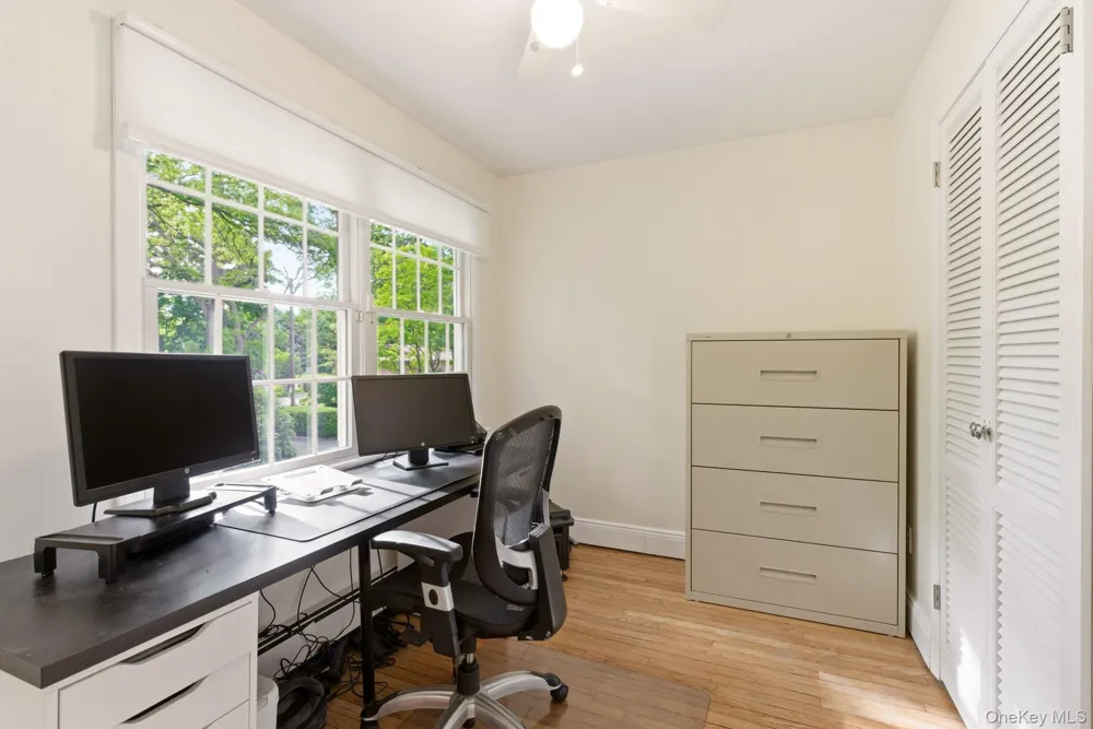 316 S Woods Road Woodbury, NY 11797
