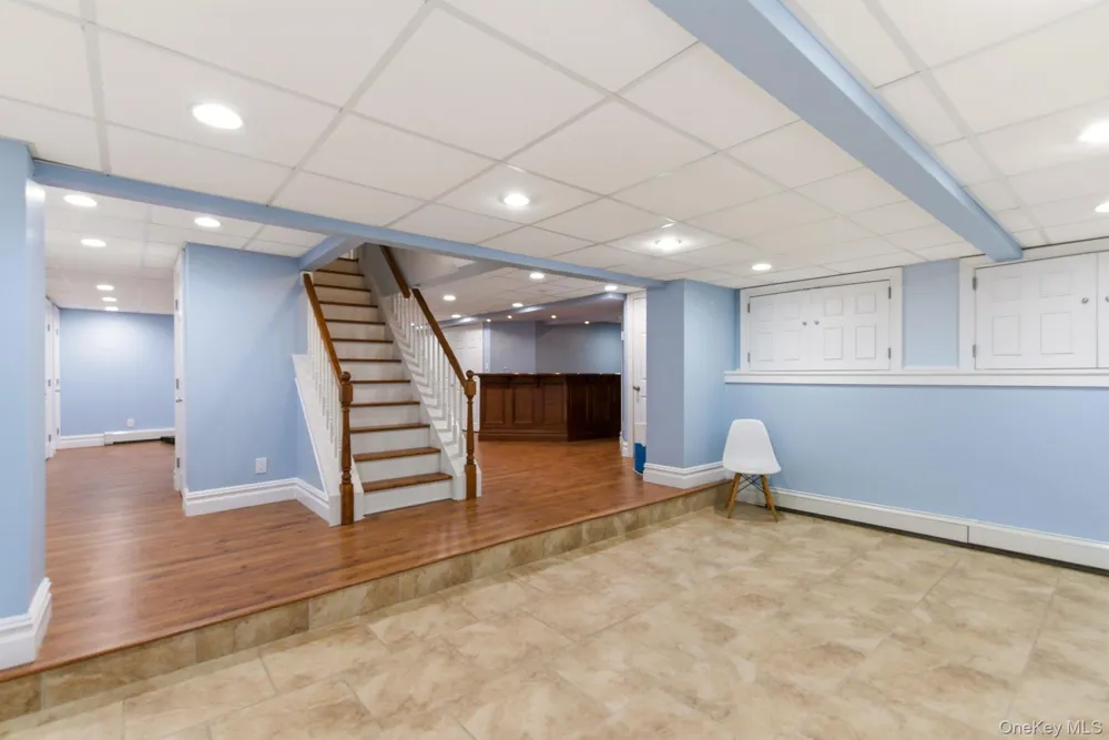 316 S Woods Road Woodbury, NY 11797