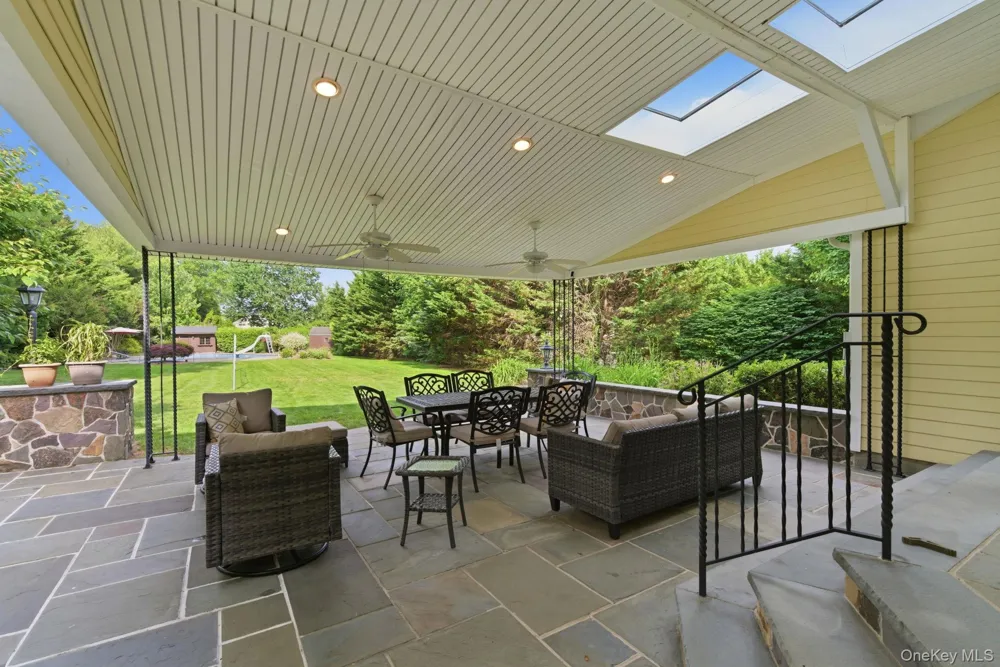 316 S Woods Road Woodbury, NY 11797