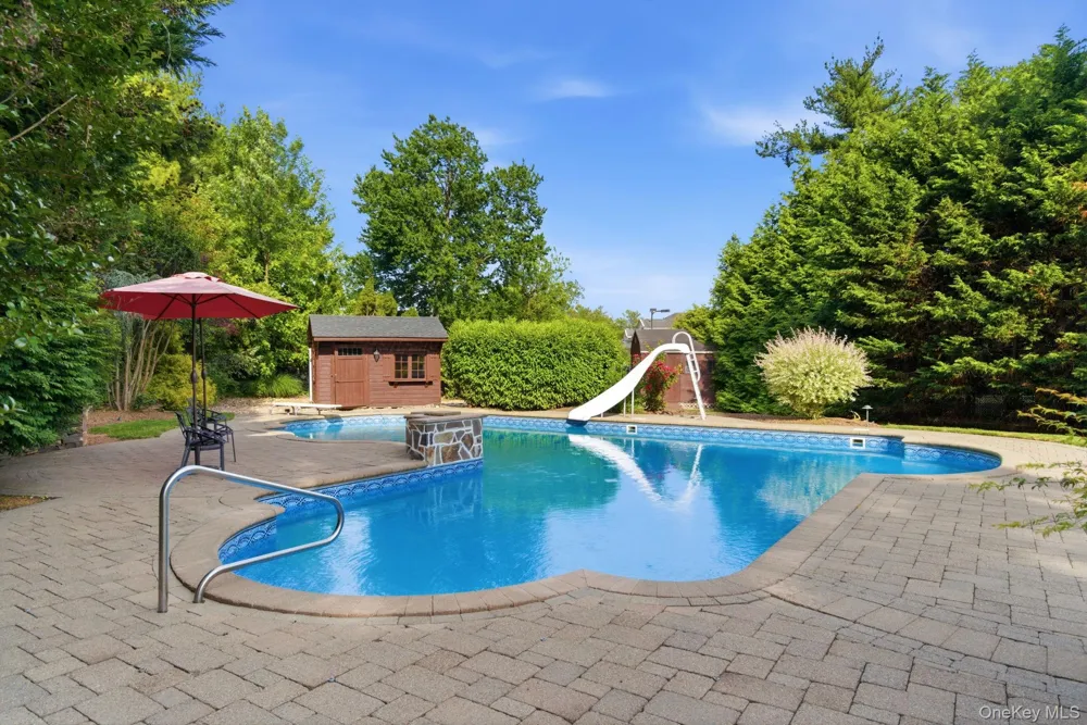 316 S Woods Road Woodbury, NY 11797
