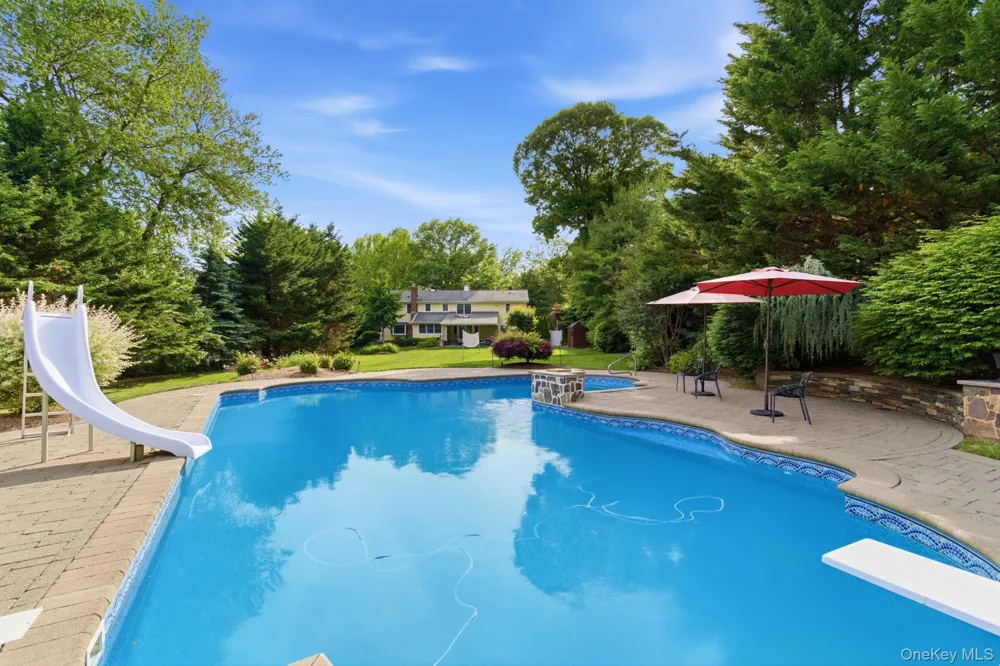 316 S Woods Road Woodbury, NY 11797