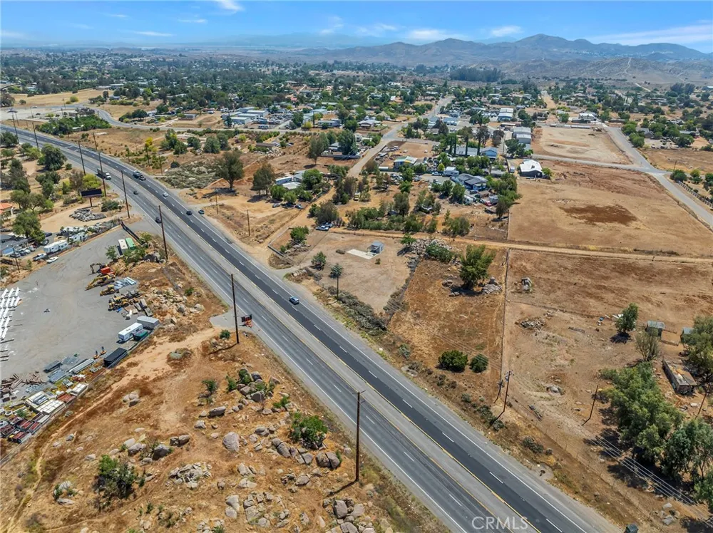 27520 State Highway 74 Perris, CA 92570