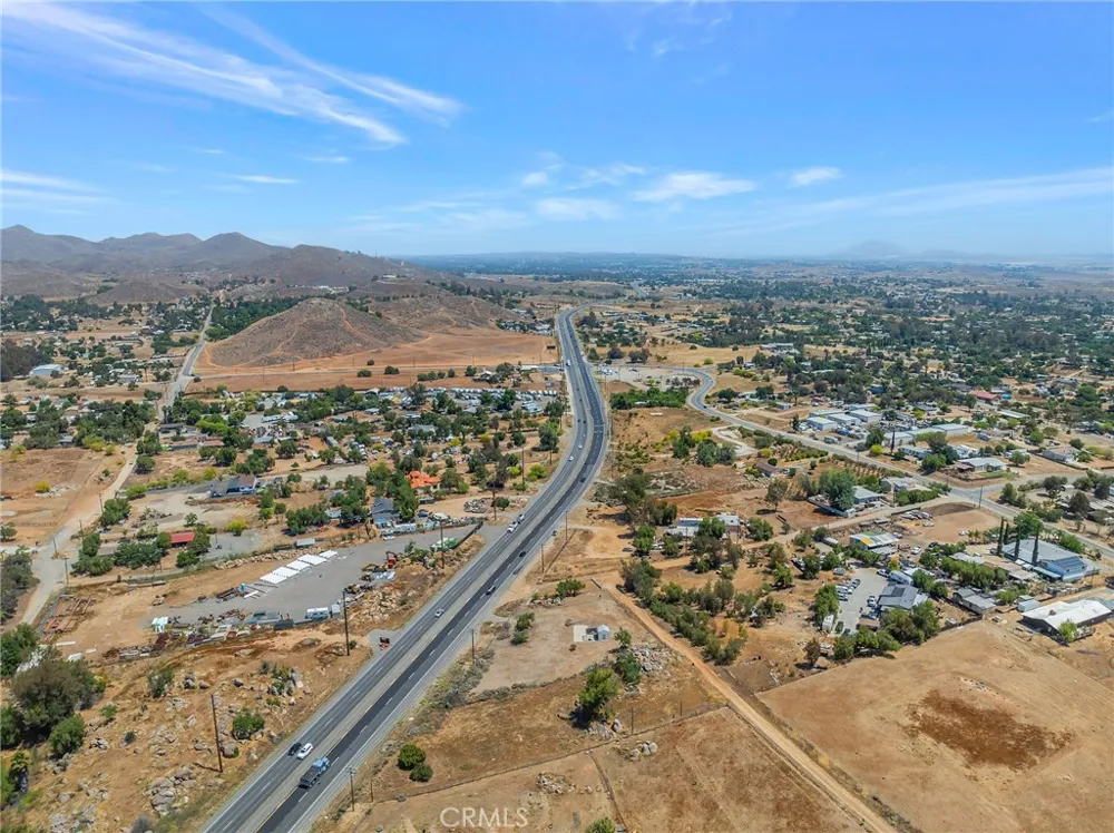 27520 State Highway 74 Perris, CA 92570