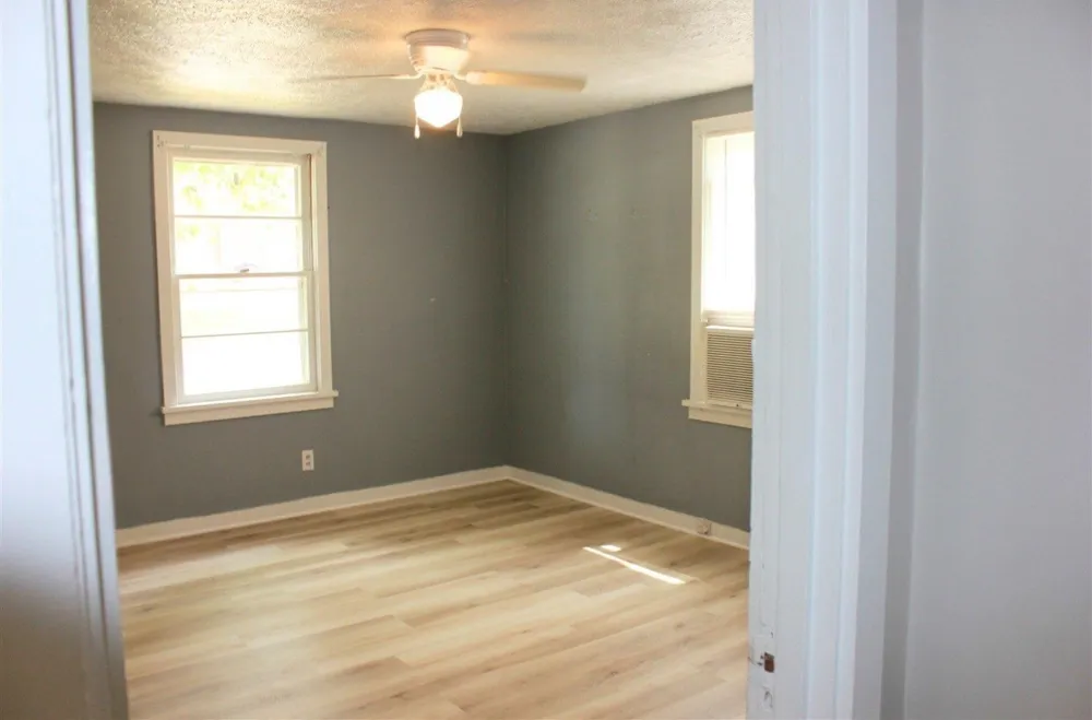 372 S Spring St Russellville, KY 42276